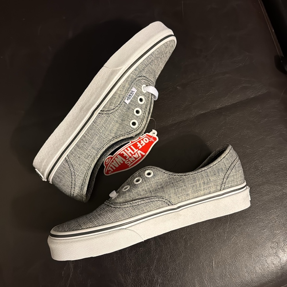 Vans Authentic Gray and White NWT Size 6 Women’s